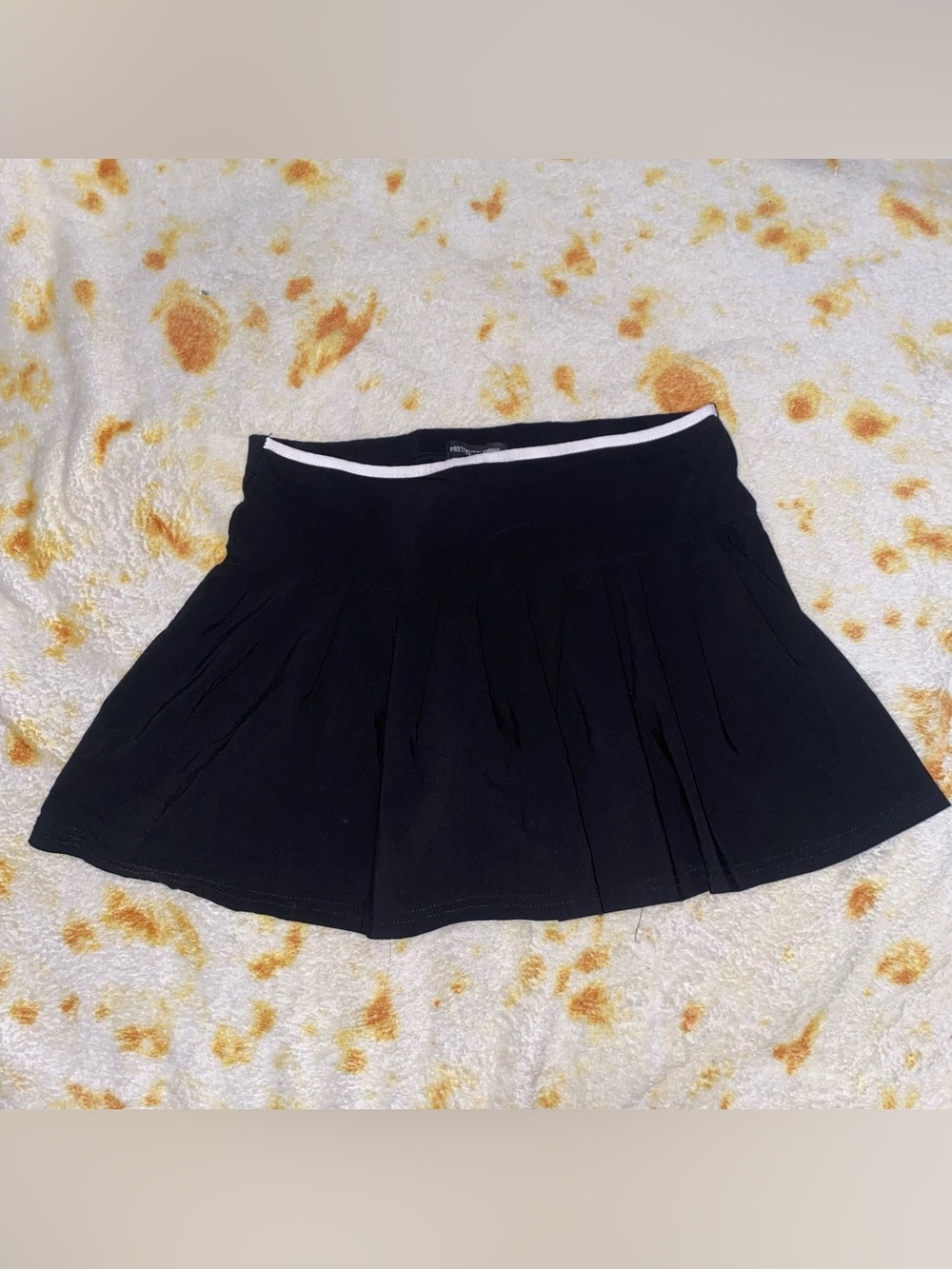 PrettyLittleThing Black Skater Skirt with White Waist Trim